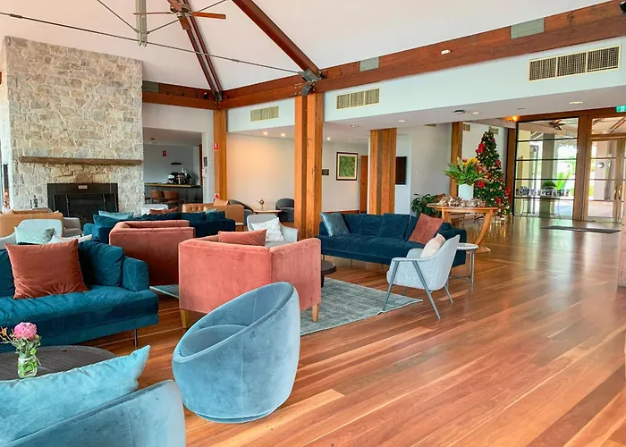 Villa Provincial - 2 Bedrooms Both With Ensuites -Situated In Cypress Lakes Resort