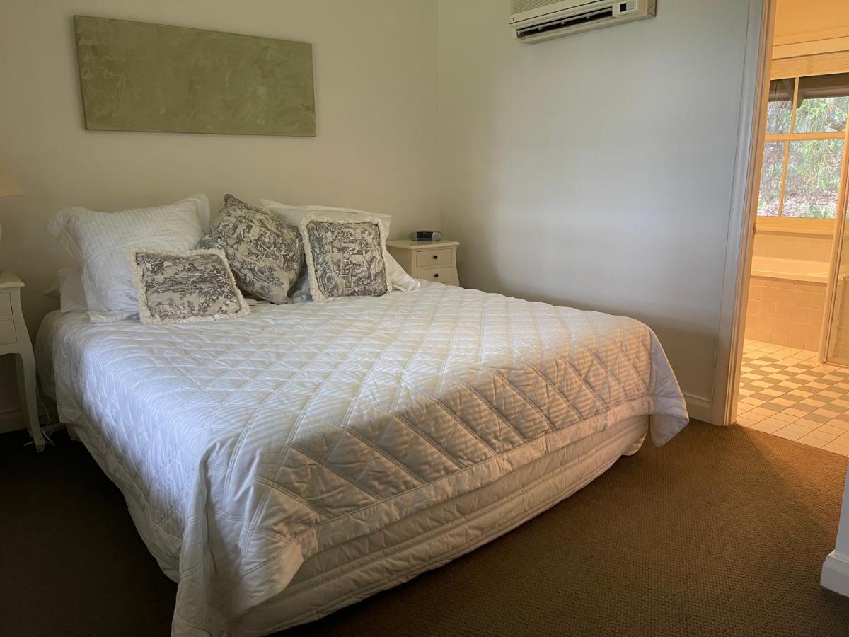 Villa Provincial: Luxe Two-bedroom With Scenic Views