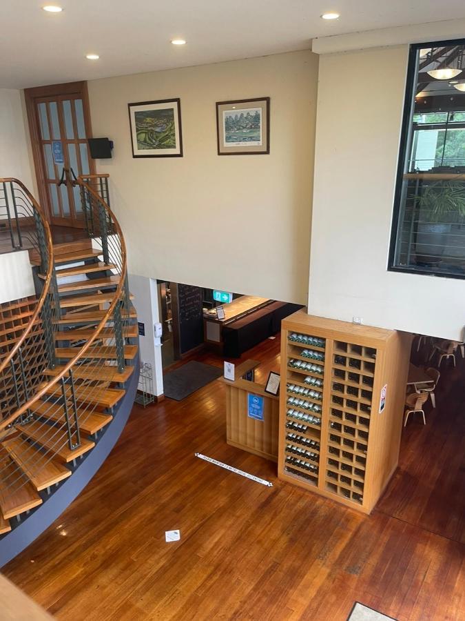 Provincial: Luxe Two-bedroom With Scenic Views Pokolbin