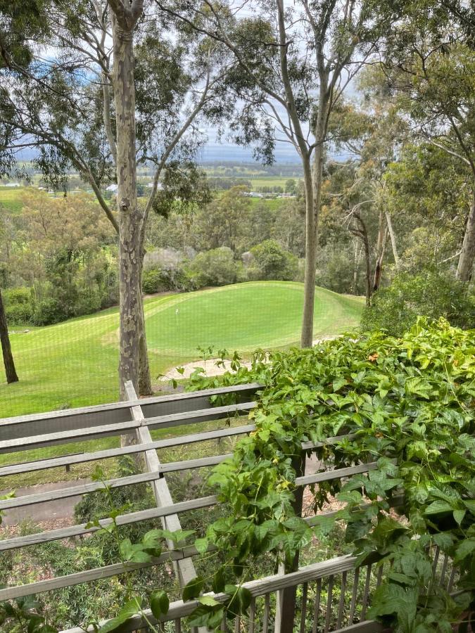 Villa Provincial: Luxe Two-bedroom With Scenic Views Pokolbin