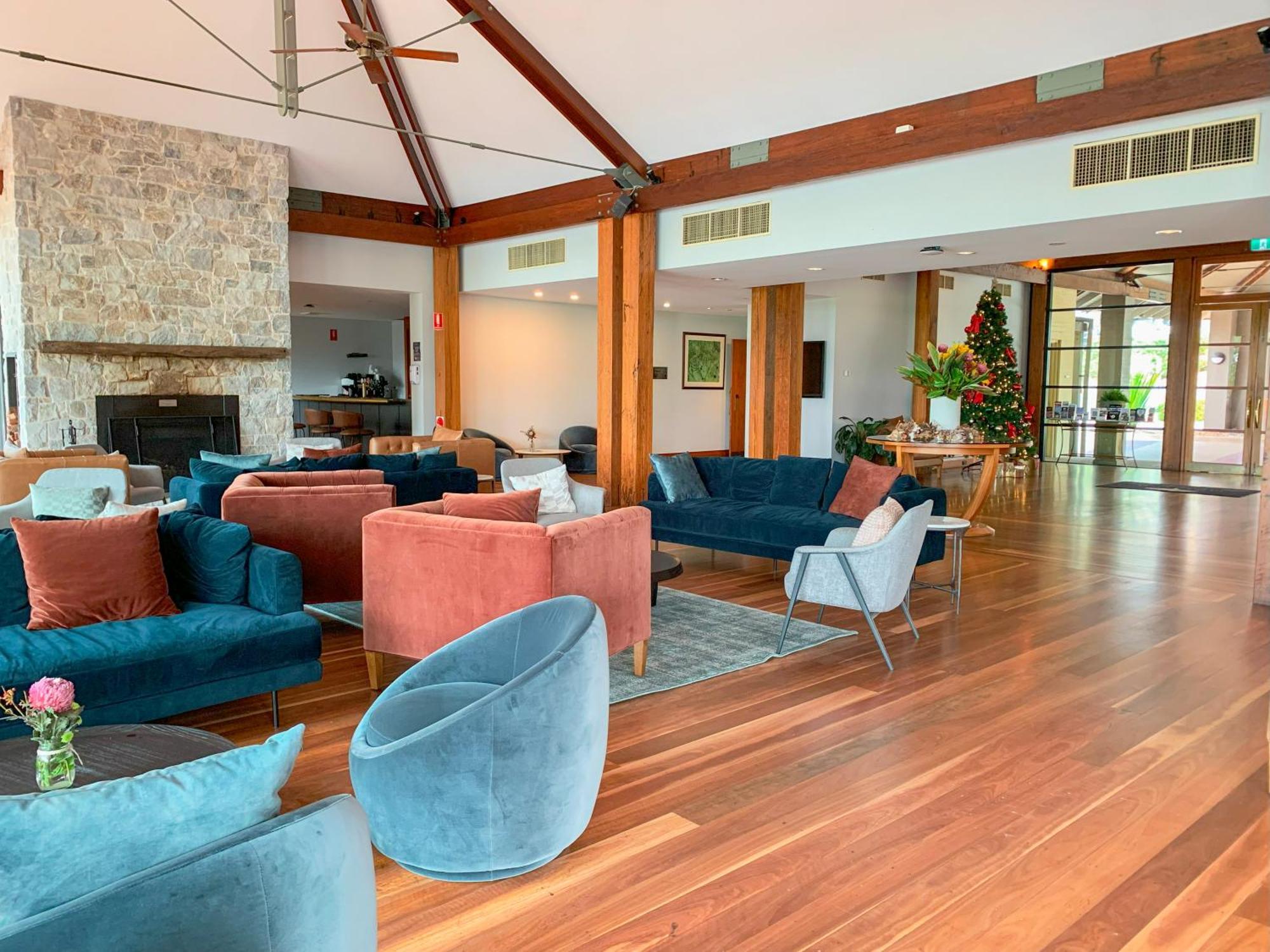 Villa Provincial: Luxe Two-bedroom With Scenic Views